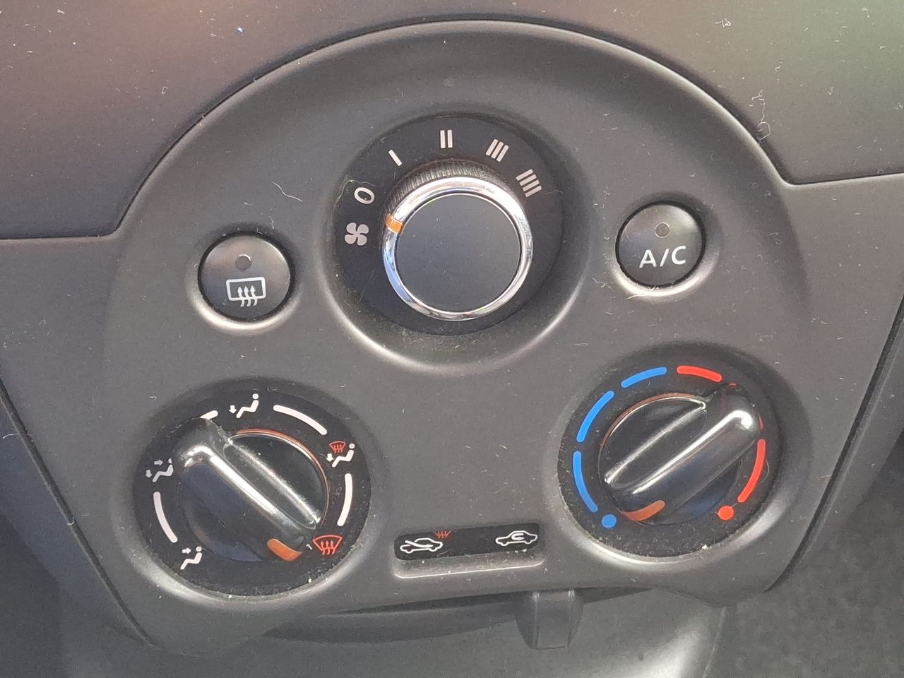 NISSAN - 27