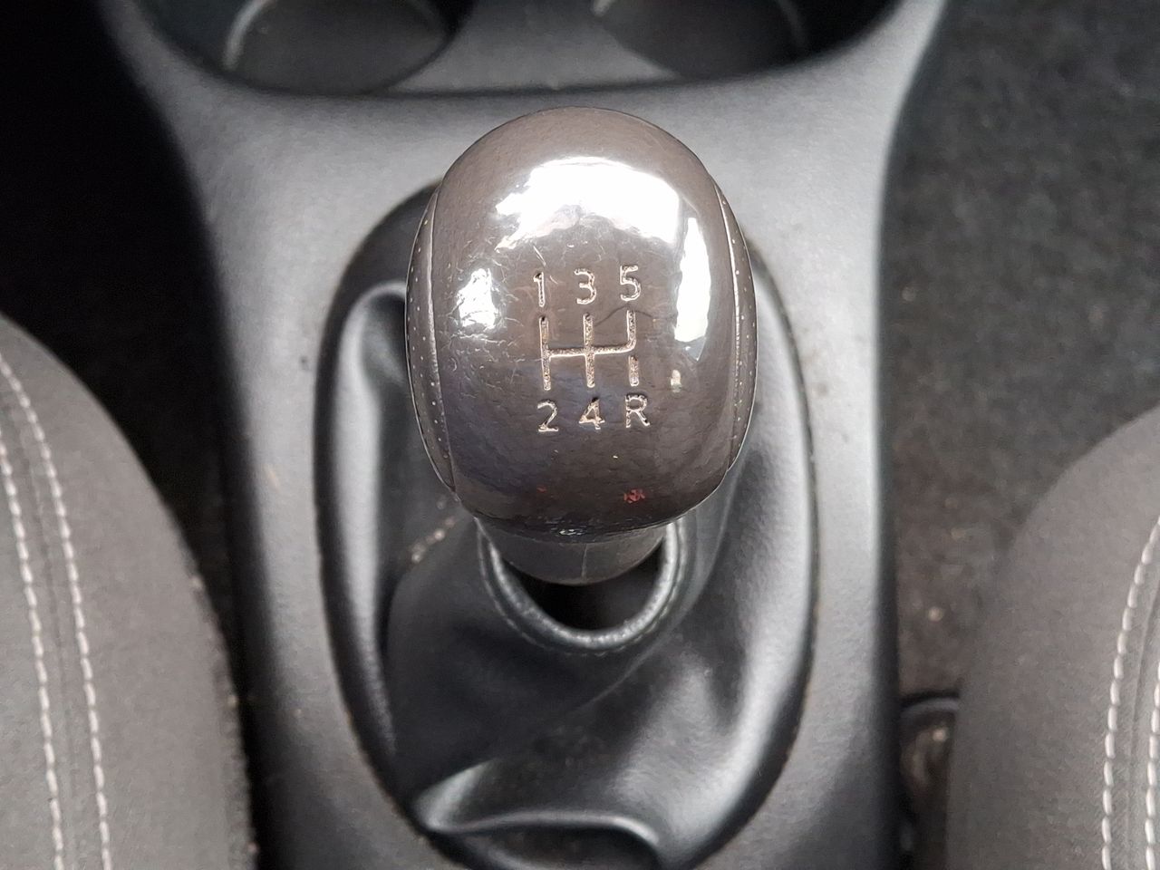 NISSAN - 28