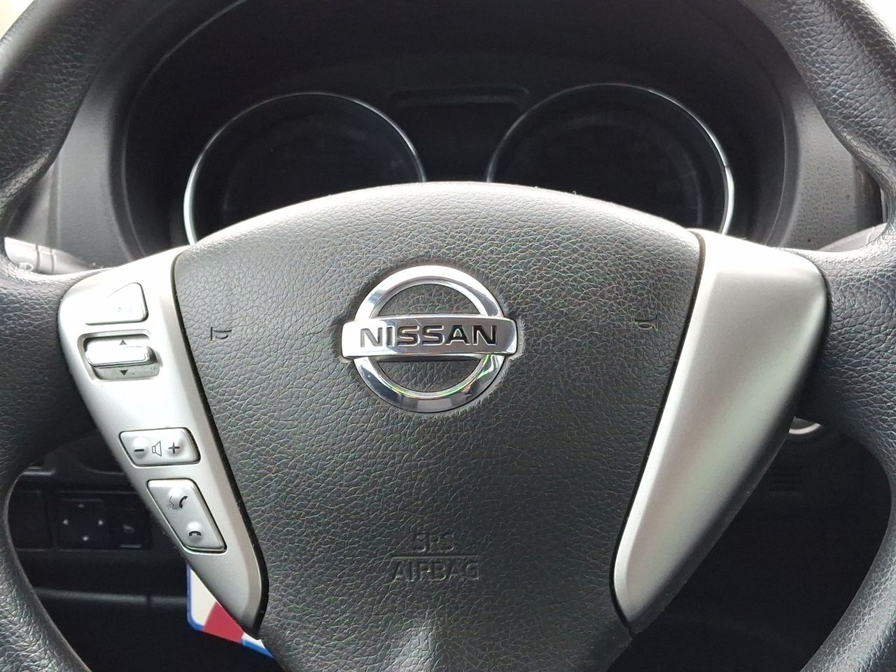 NISSAN - 24
