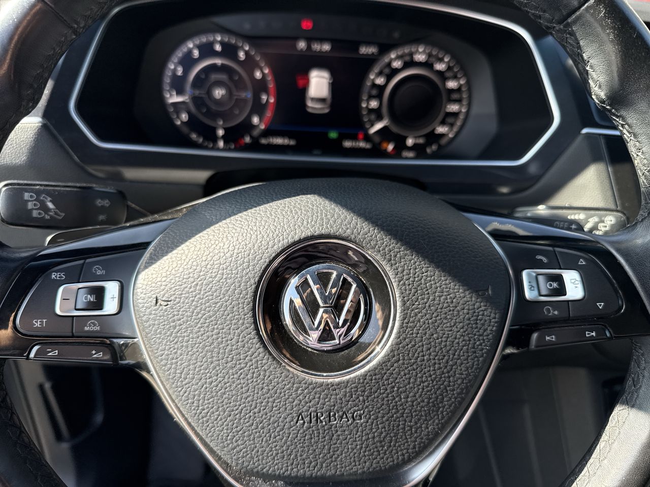 VOLKSWAGEN - 18