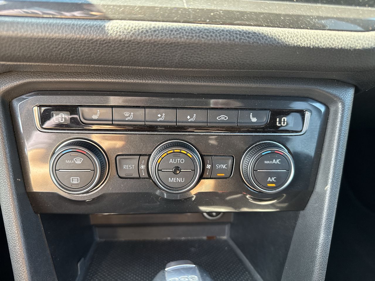 VOLKSWAGEN - 22