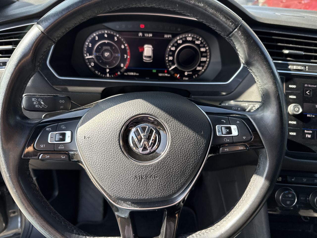 VOLKSWAGEN - 17
