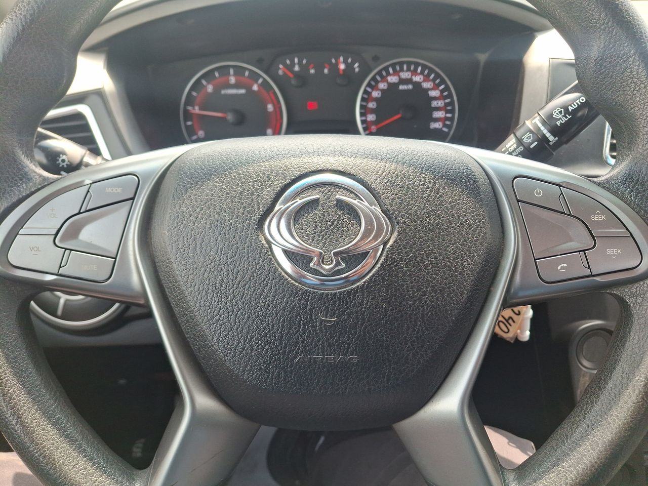 SSANGYONG - 24