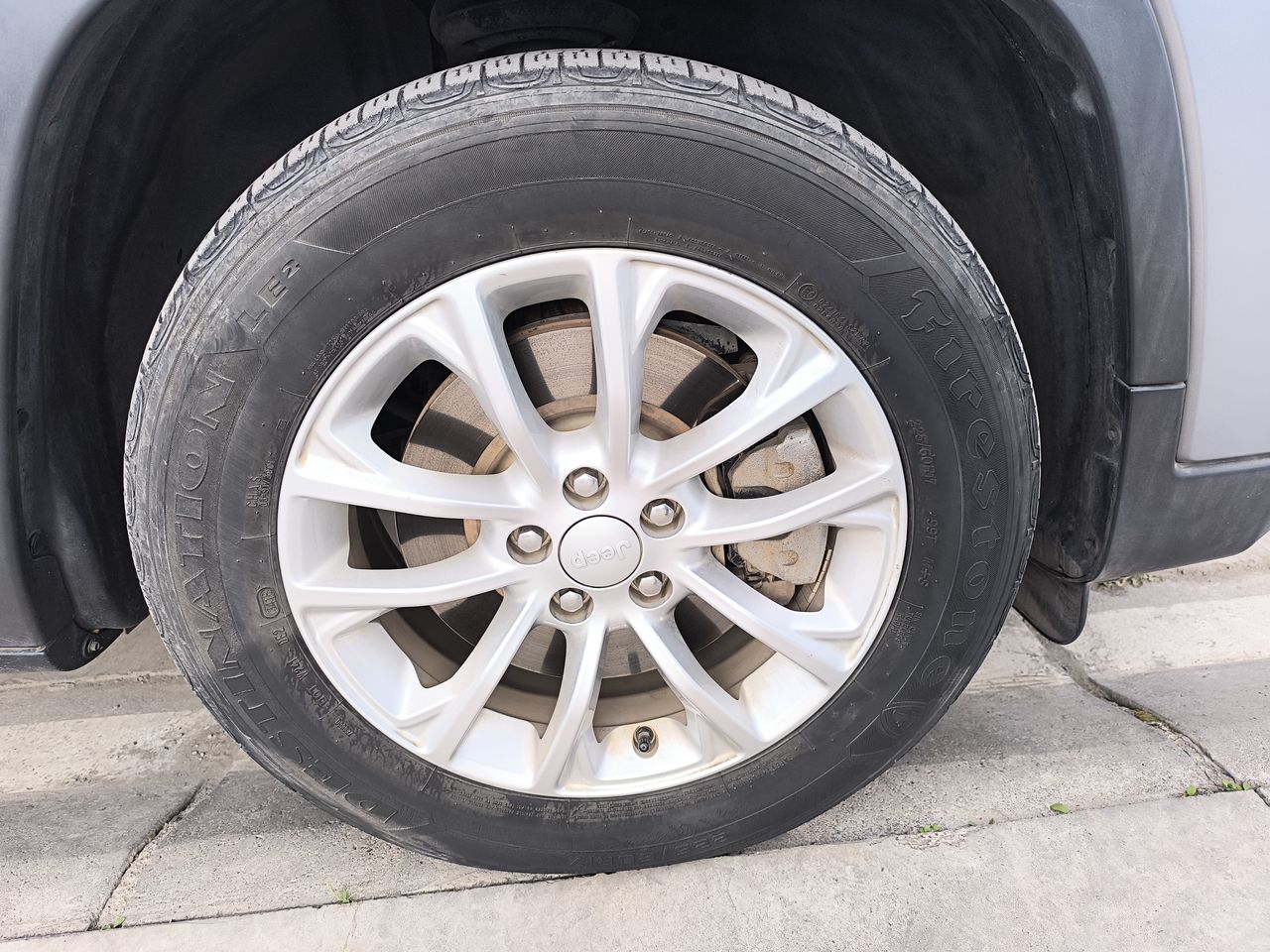 Jeep Cherokee — foto 16 de 29