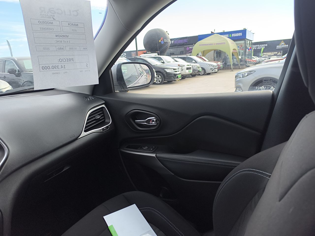Jeep Cherokee — foto 11 de 29