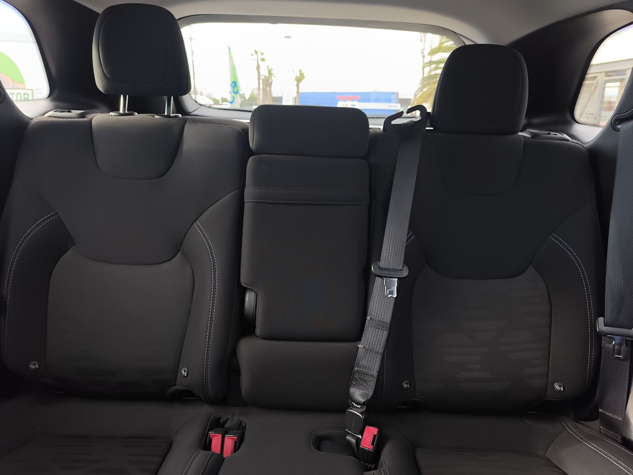 Jeep Cherokee — foto 13 de 29