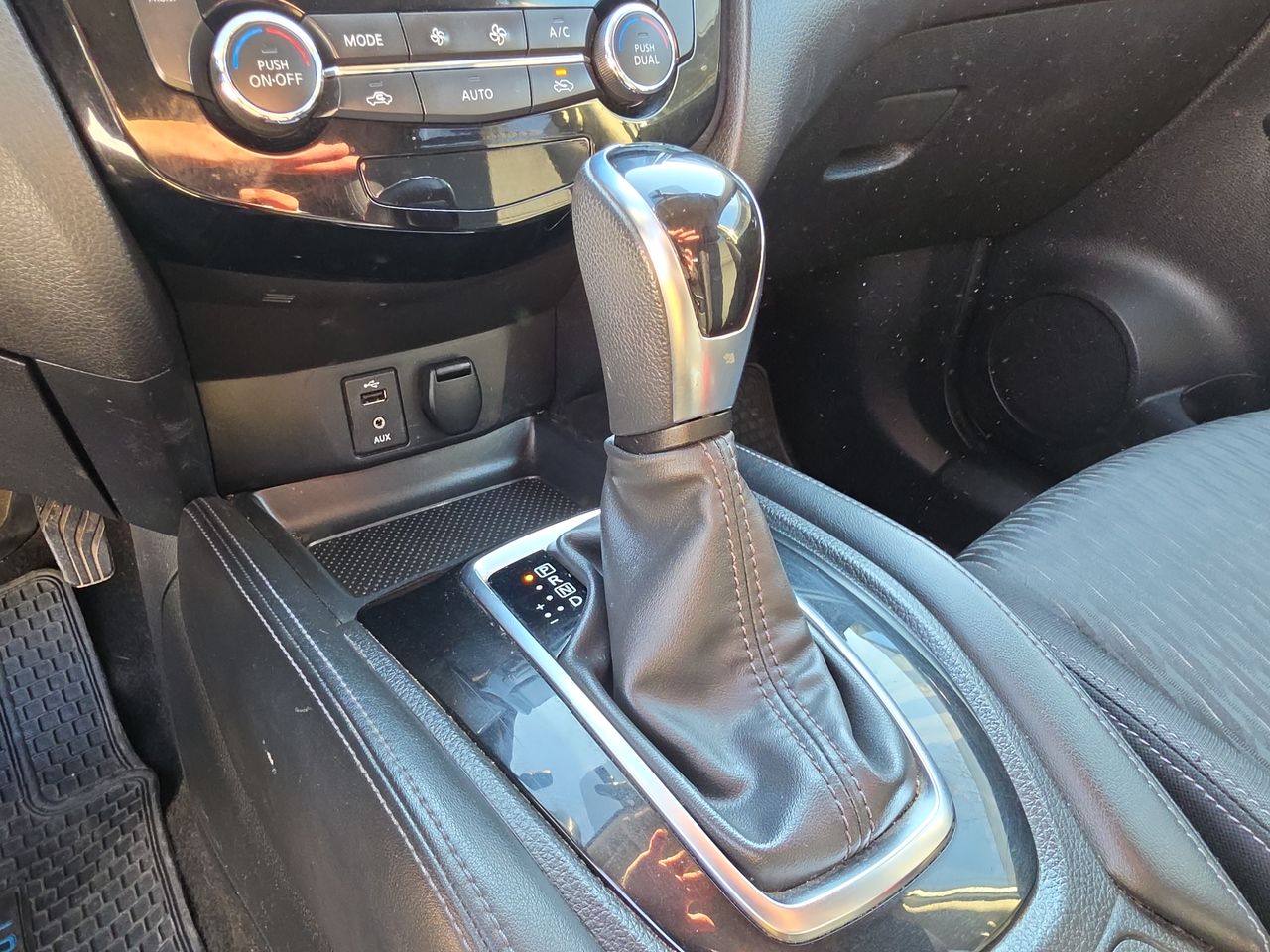 NISSAN - 23