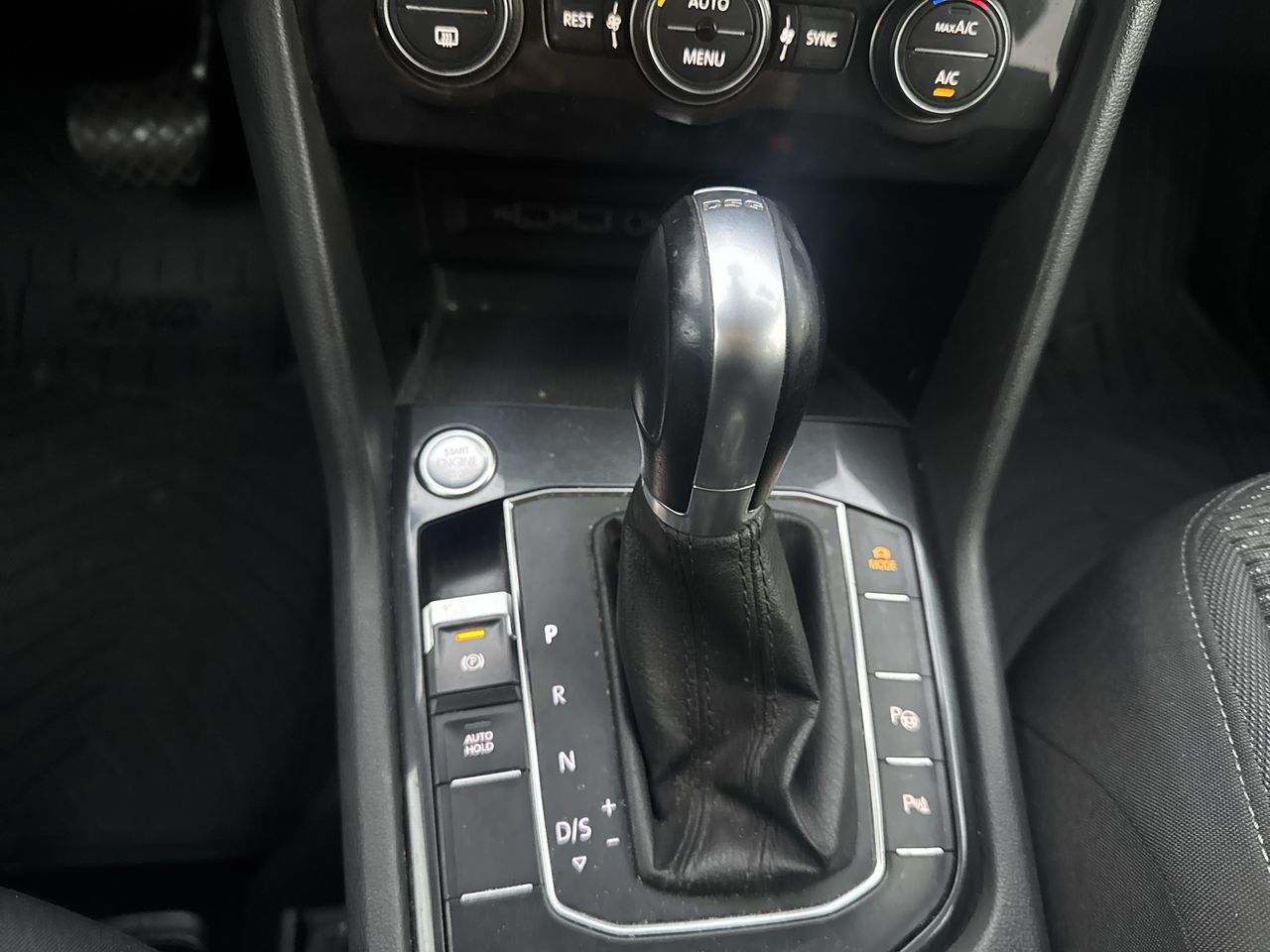 VOLKSWAGEN - 17