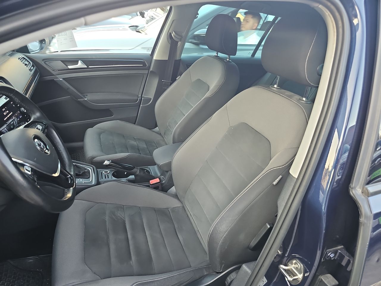 VOLKSWAGEN - 23
