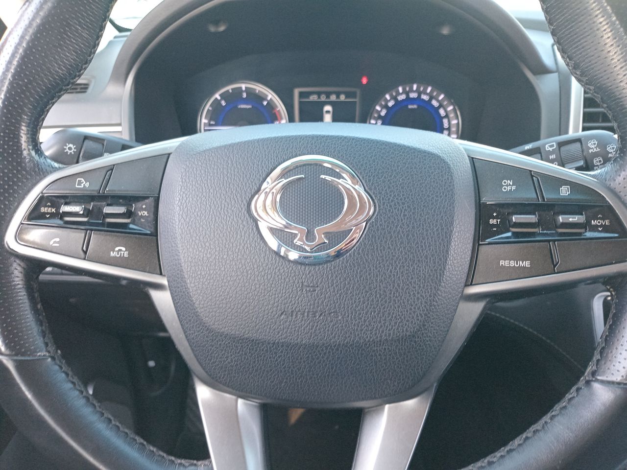 SSANGYONG - 24