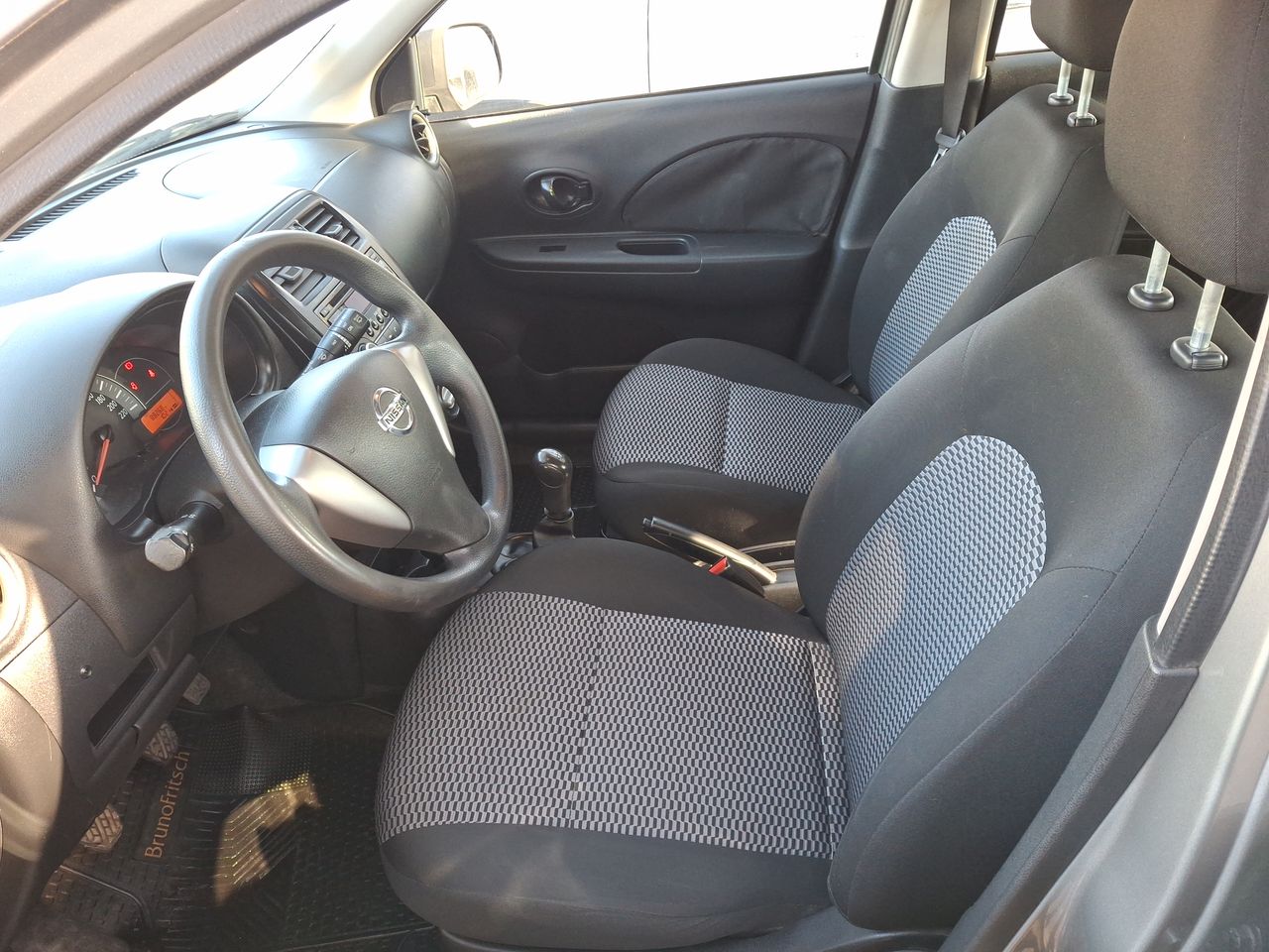 NISSAN - 22