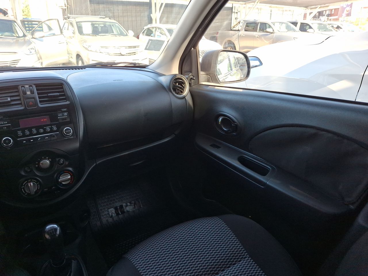 NISSAN - 10