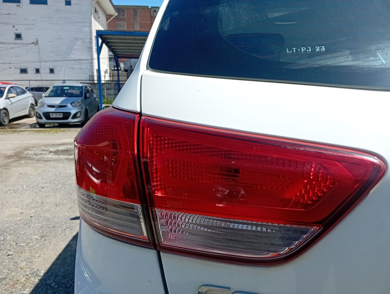 HYUNDAI - 20