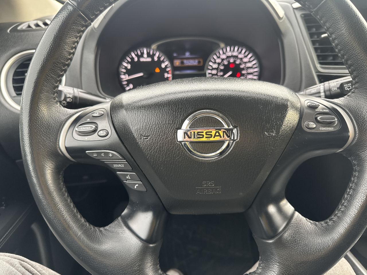 Nissan Pathfinder — foto 13 de 19