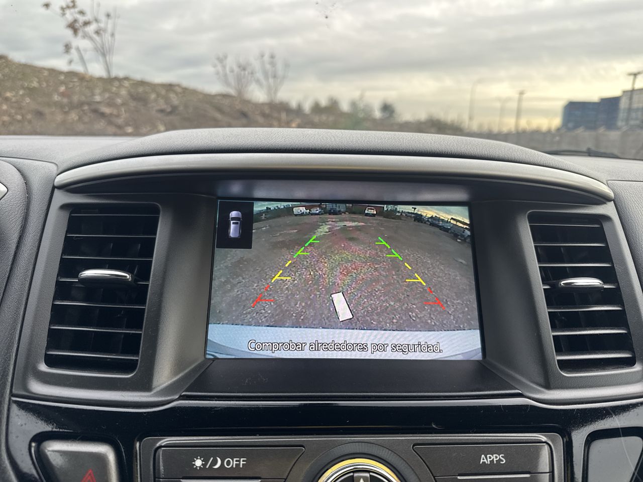 Nissan Pathfinder — foto 16 de 19