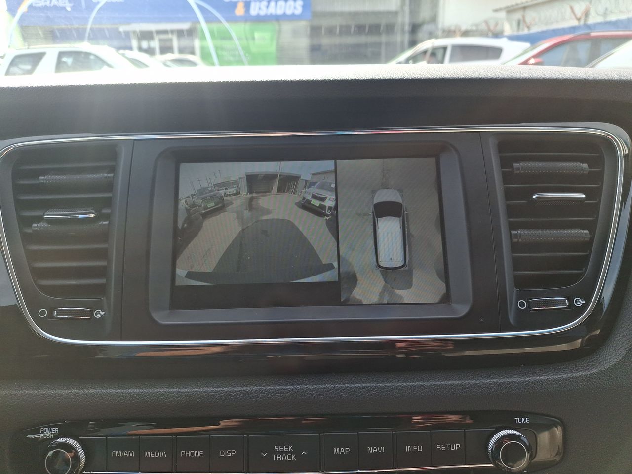 KIA Grand Carnival — foto 22 de 29