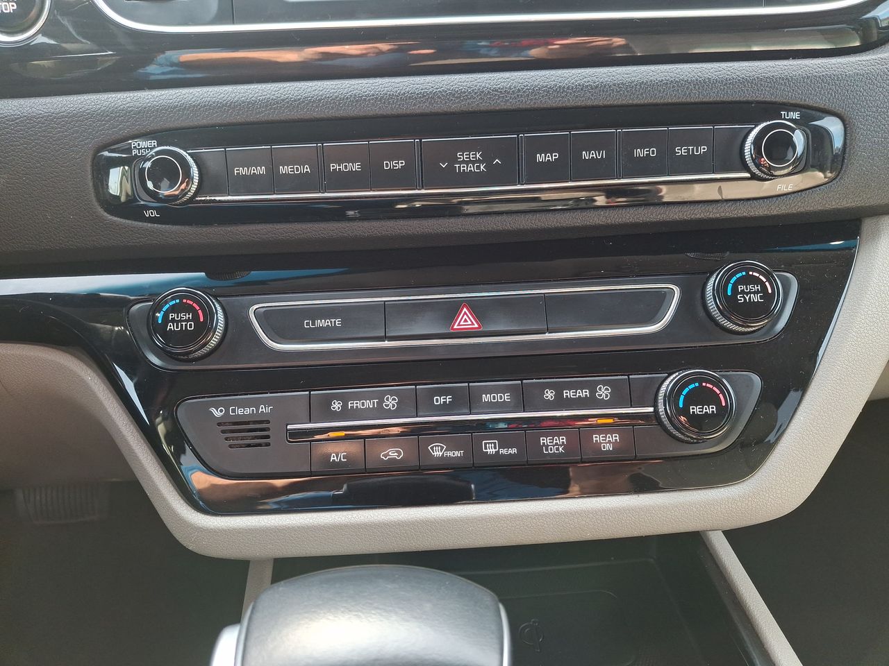 KIA Grand Carnival — foto 23 de 29