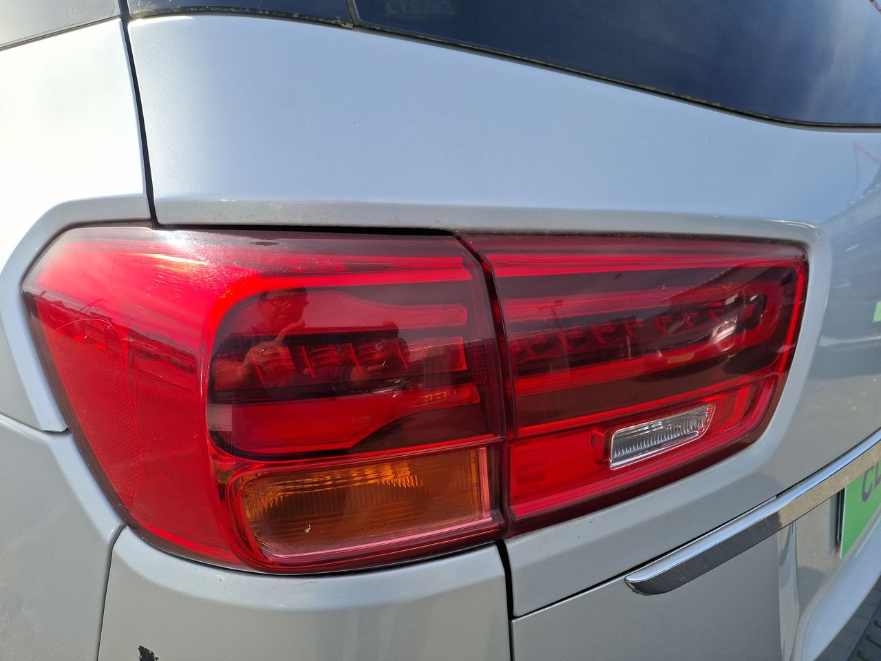 KIA Grand Carnival — foto 13 de 29