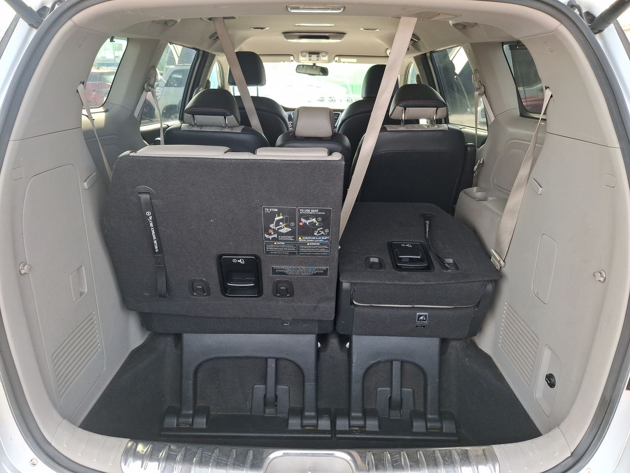 KIA Grand Carnival — foto 14 de 29