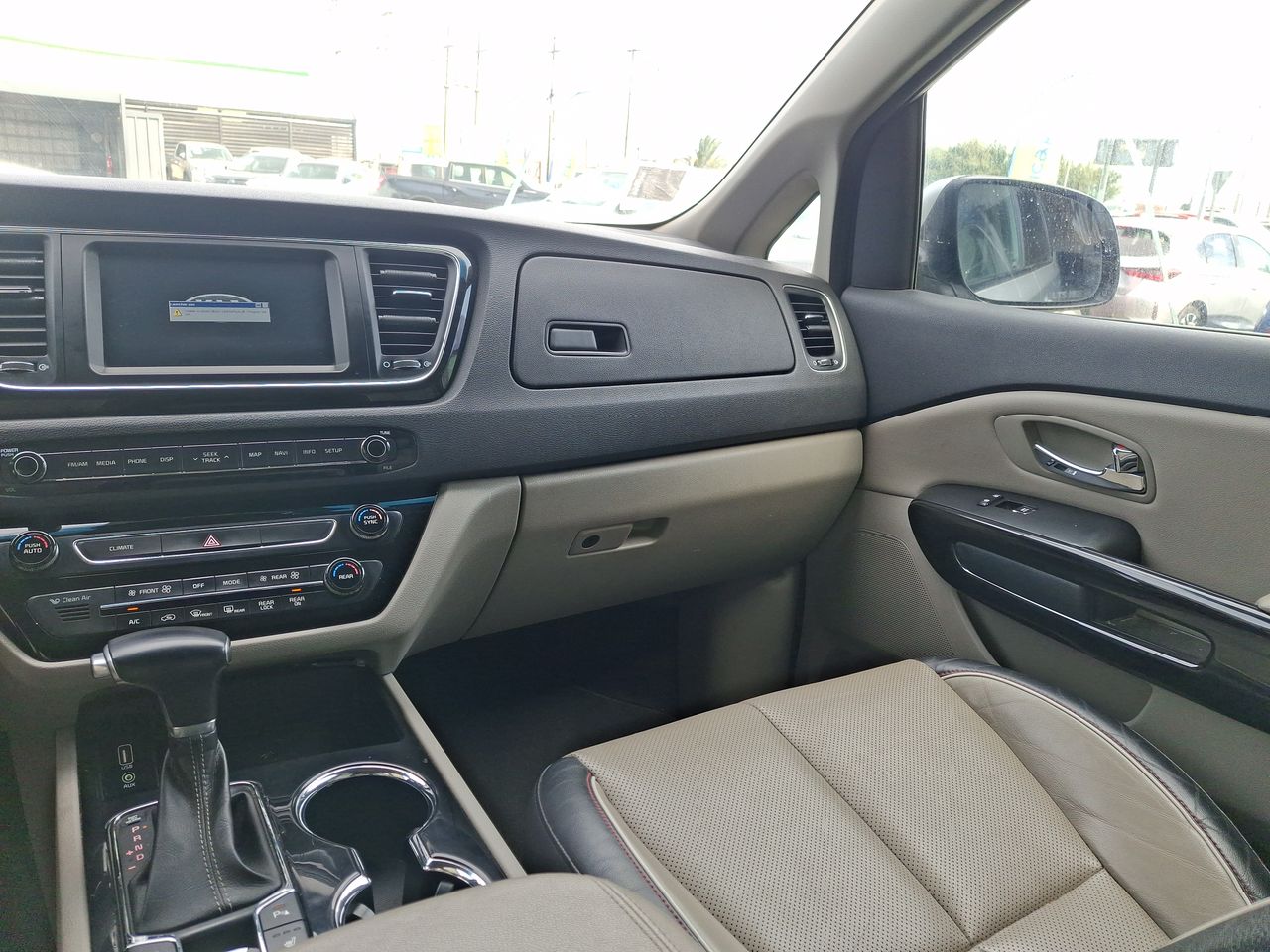 KIA Grand Carnival — foto 3 de 29