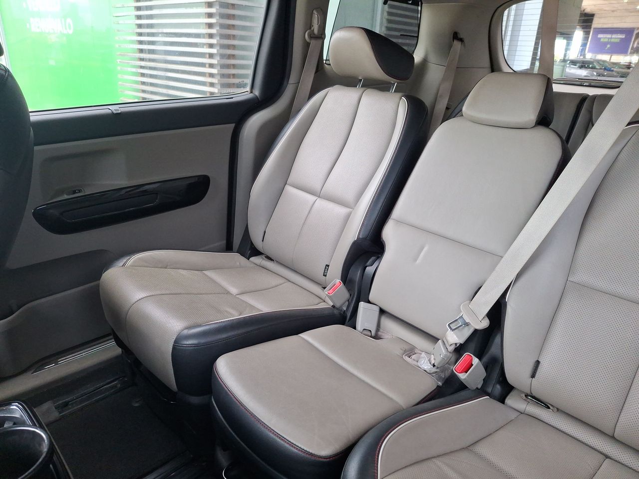 KIA Grand Carnival — foto 5 de 29