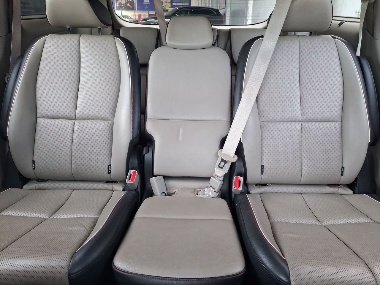 KIA Grand Carnival — foto 6 de 29