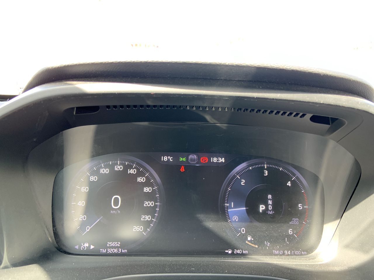 VOLVO - 32