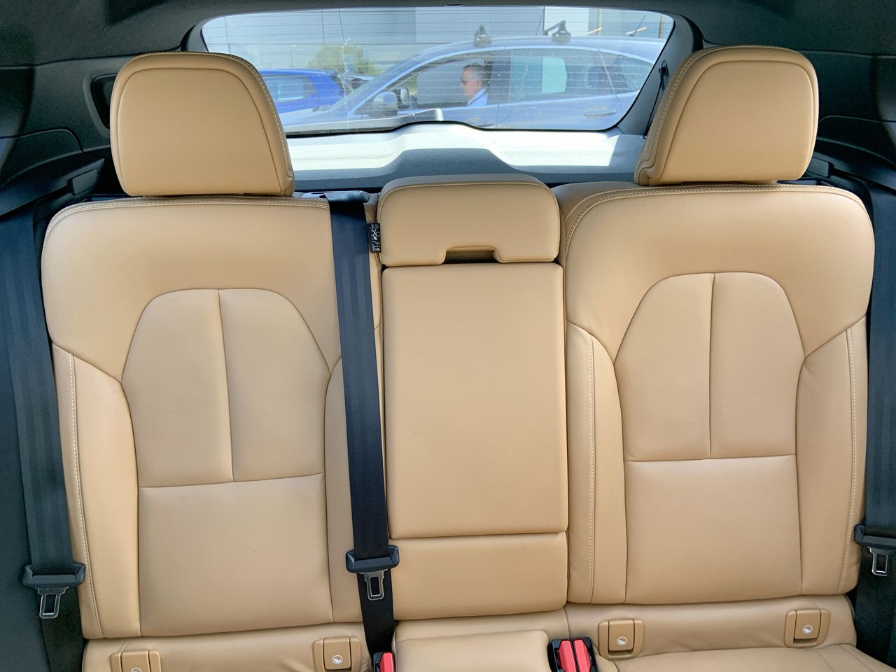 VOLVO - 40