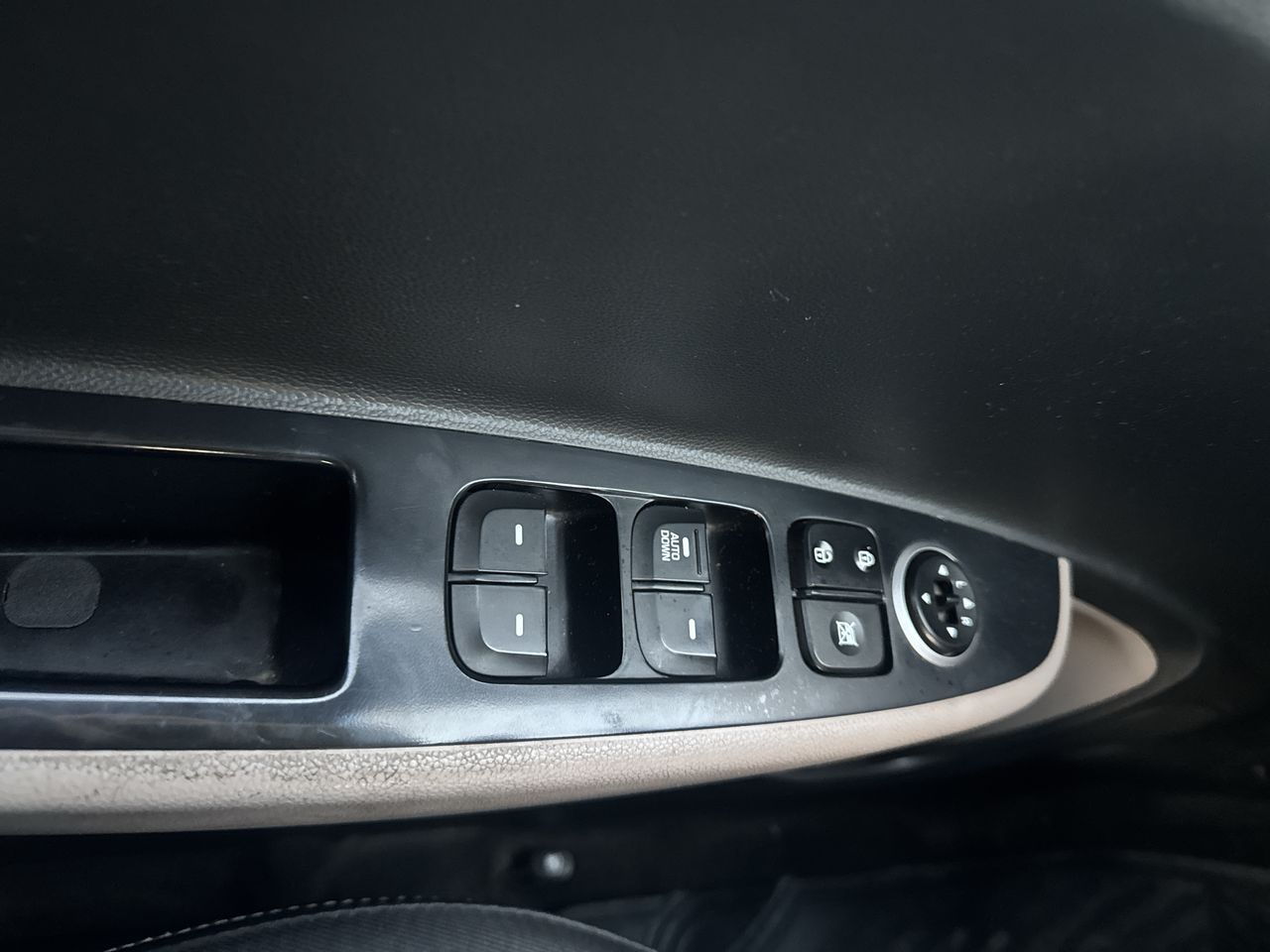 HYUNDAI - 10