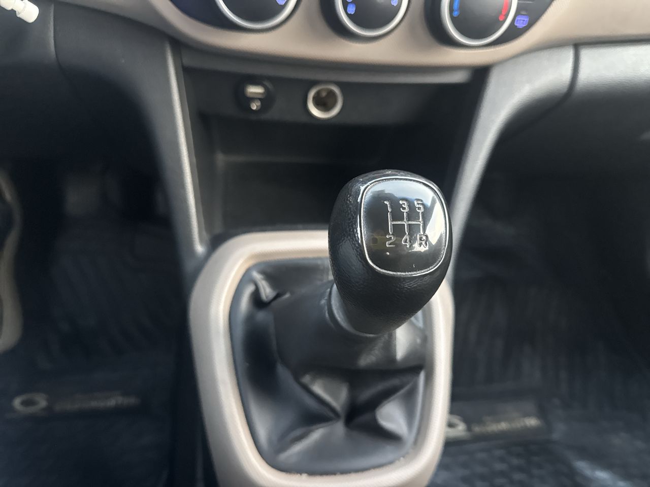 HYUNDAI - 15