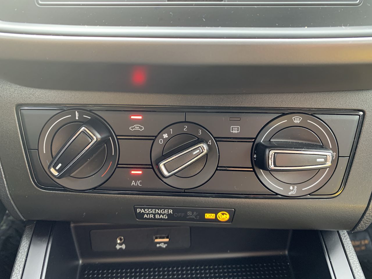 SEAT - 28