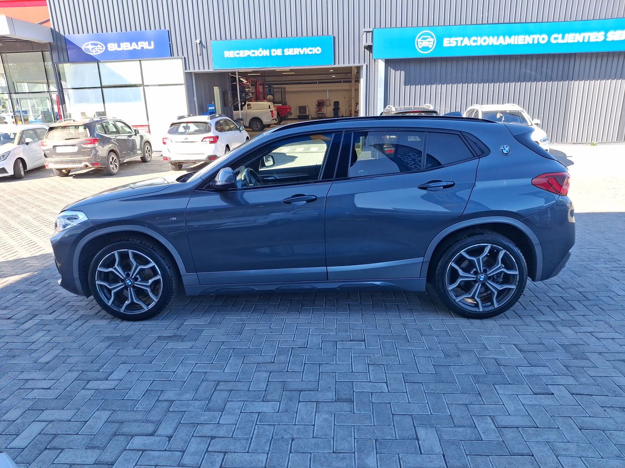 BMW - 4