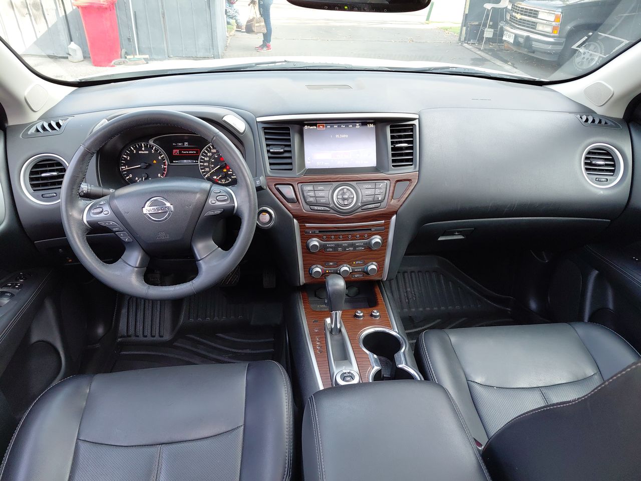 NISSAN - 23