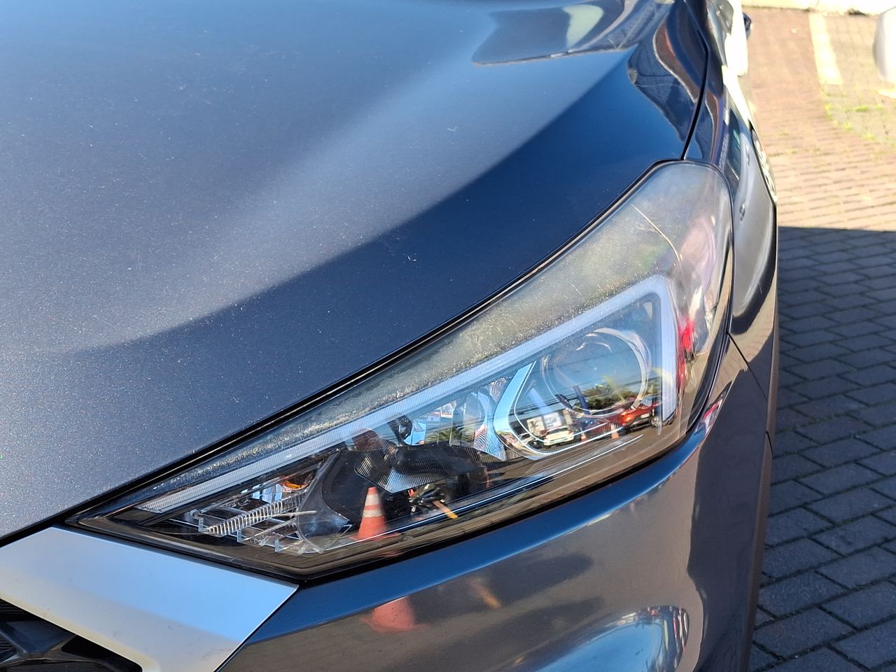 HYUNDAI - 10