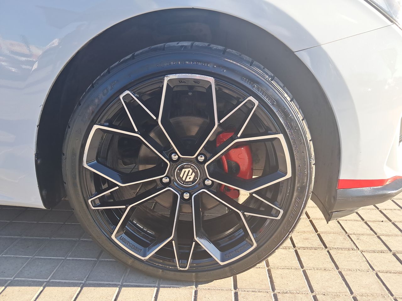 HYUNDAI - 17