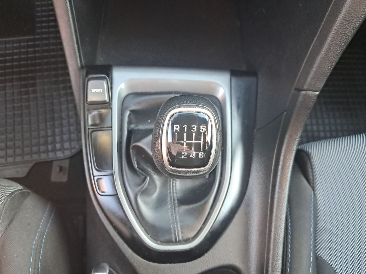 HYUNDAI - 30