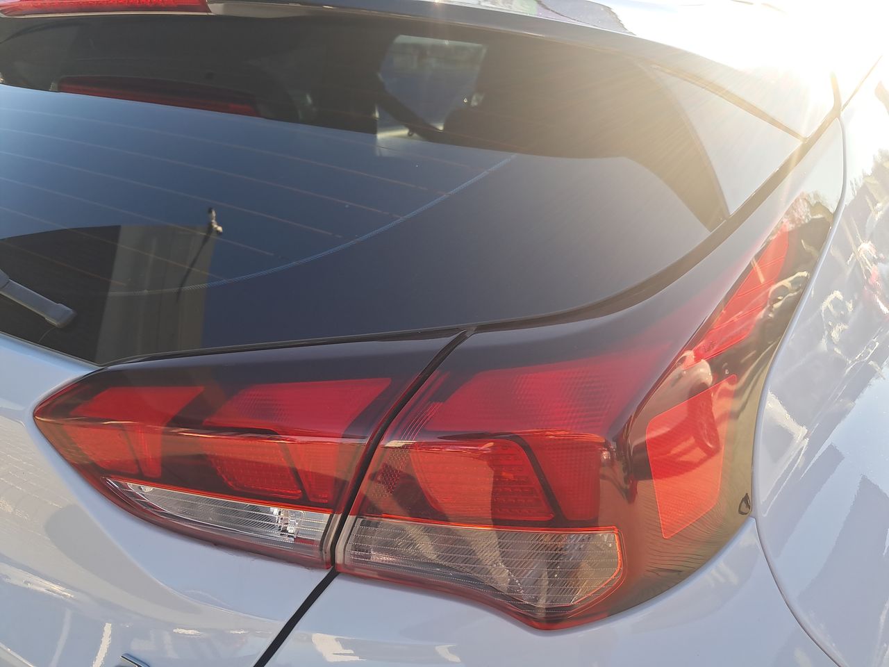 HYUNDAI - 20