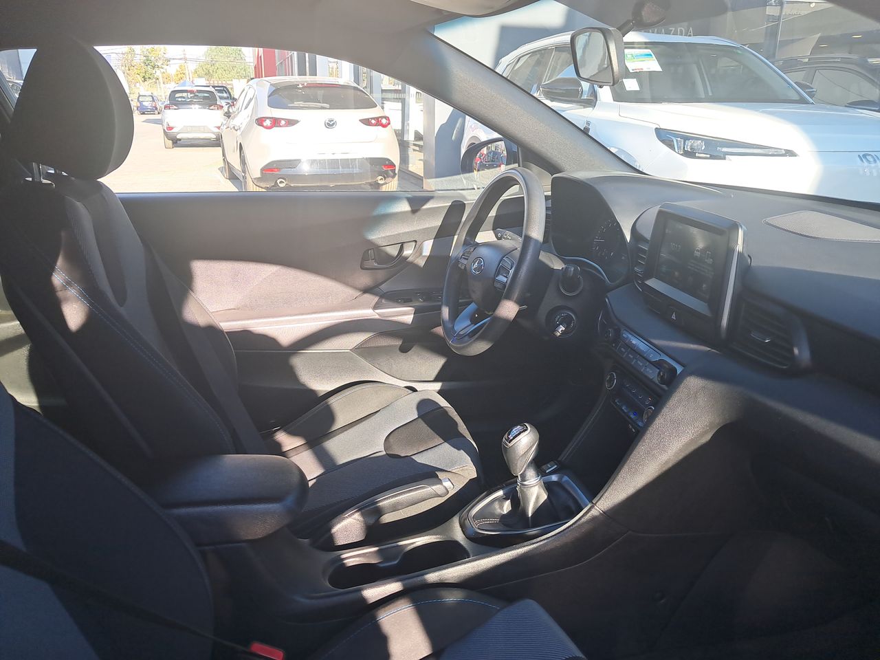 HYUNDAI - 16