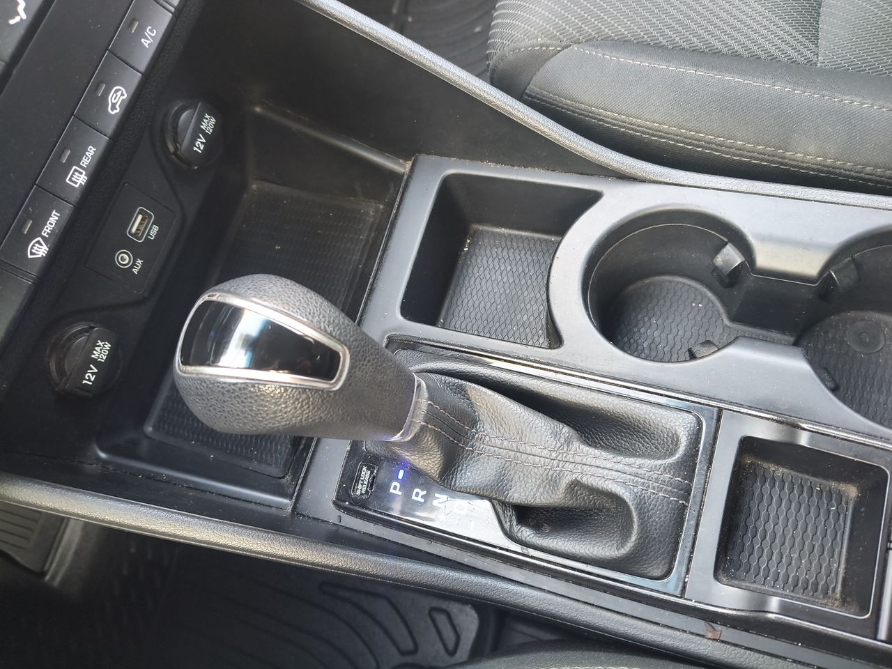 HYUNDAI - 20