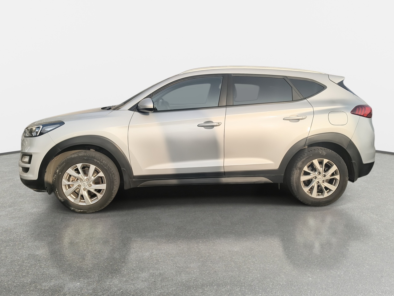 HYUNDAI - 4