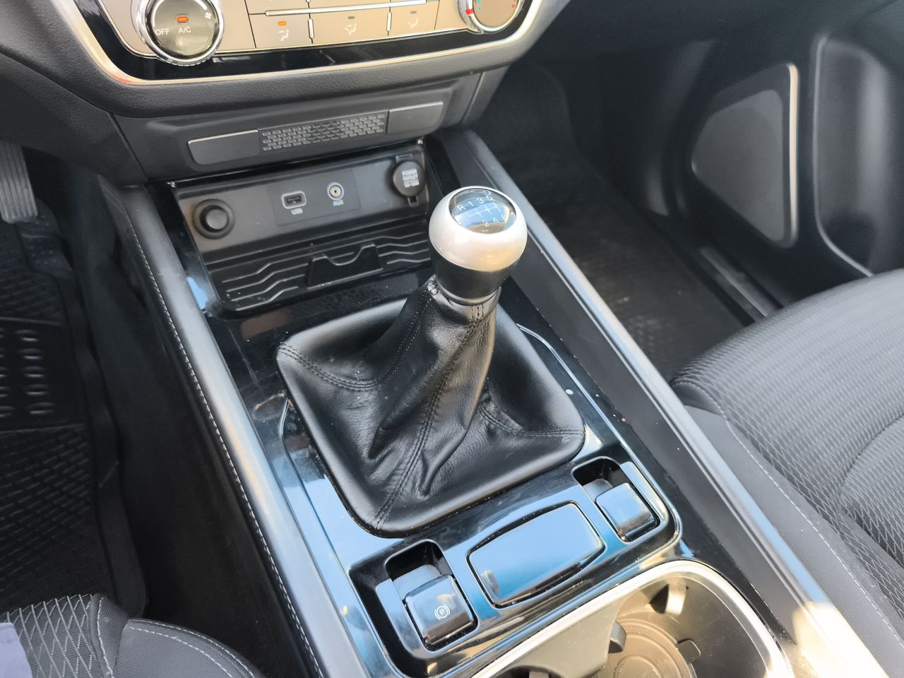 SSANGYONG - 29