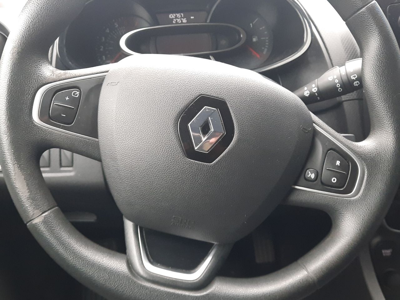 RENAULT - 19