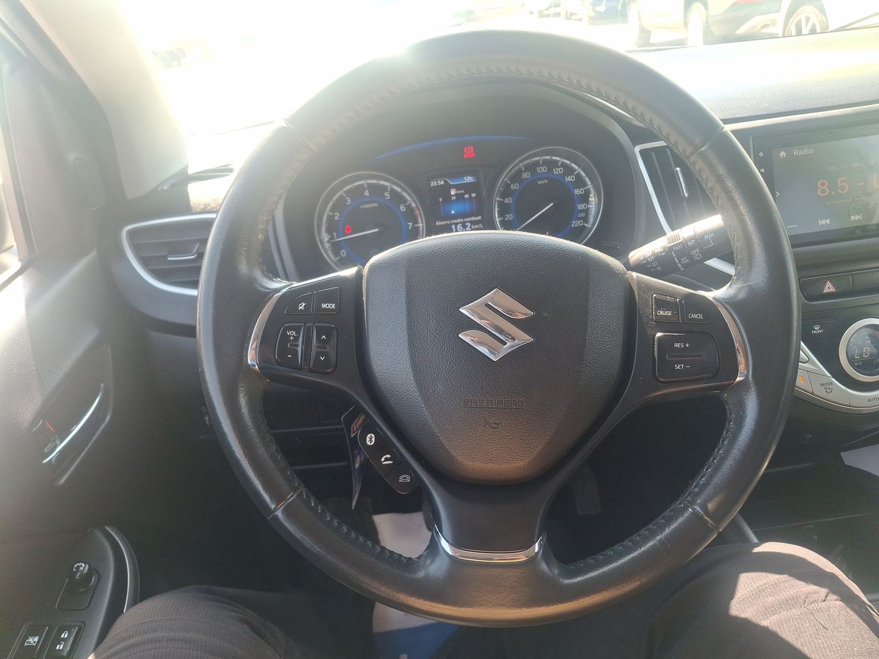 SUZUKI - 23