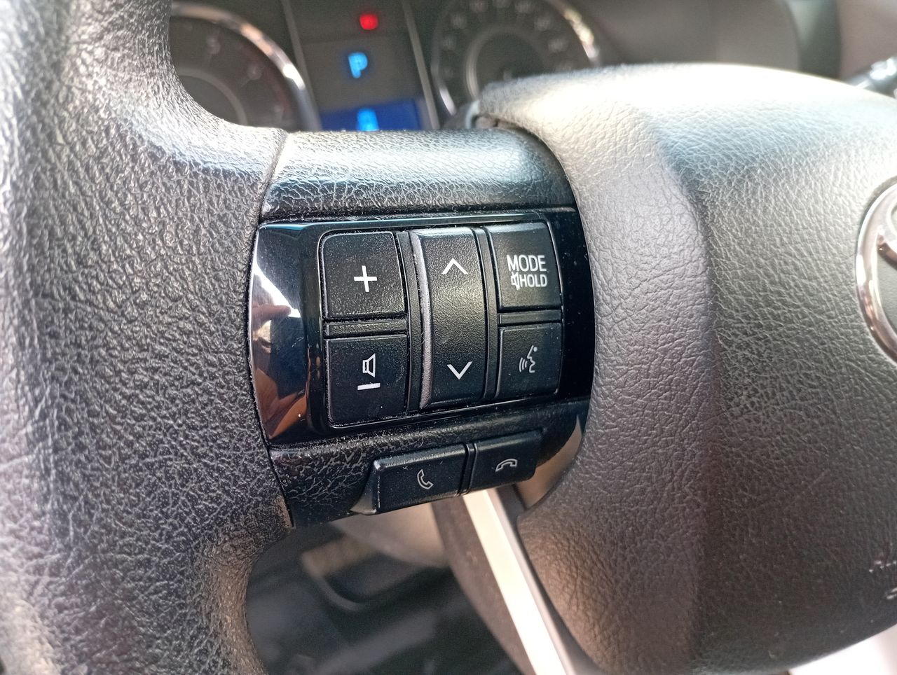 TOYOTA - 25