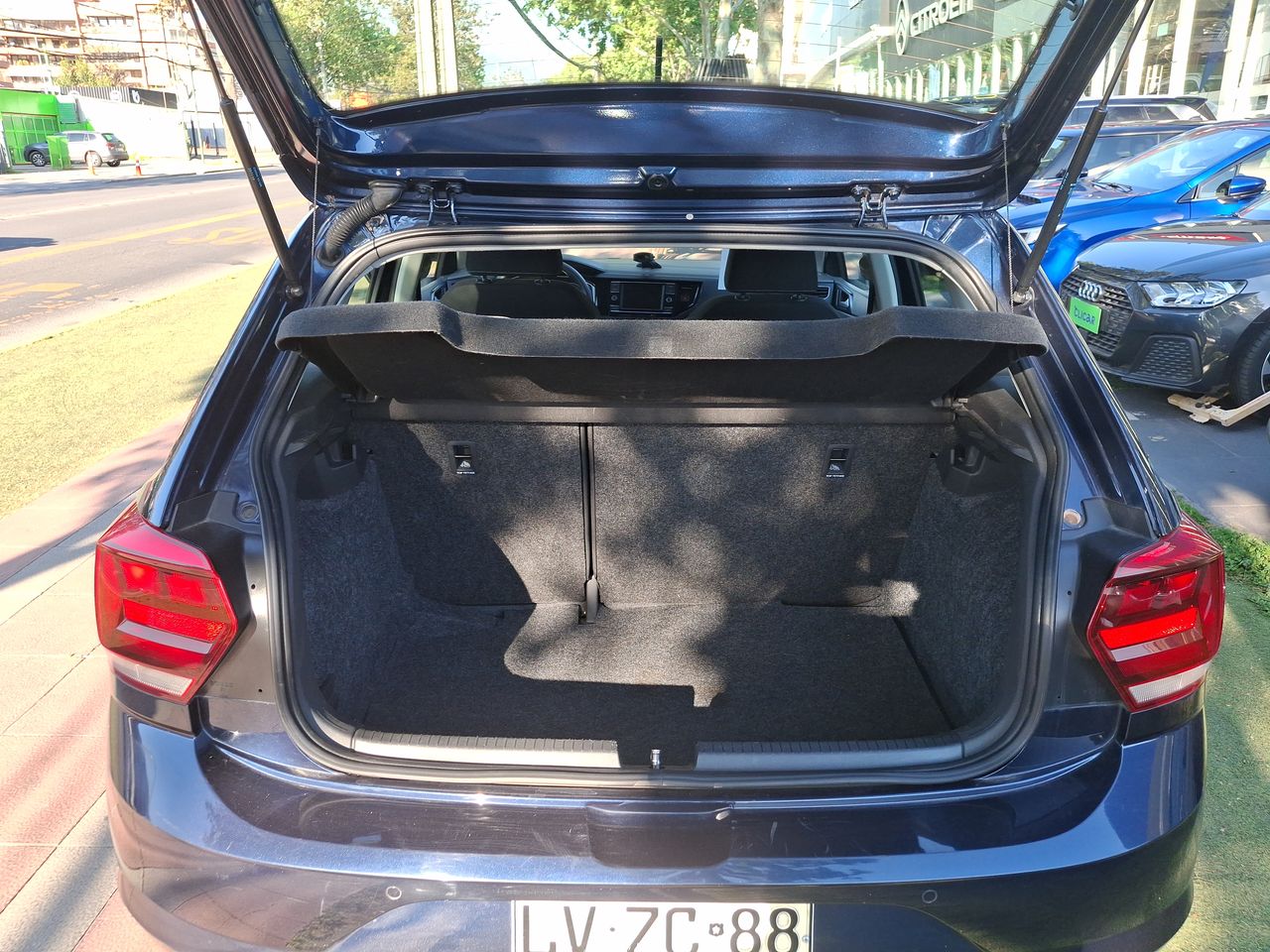 VOLKSWAGEN - 22