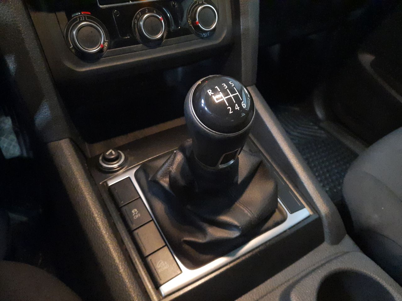 VOLKSWAGEN - 22