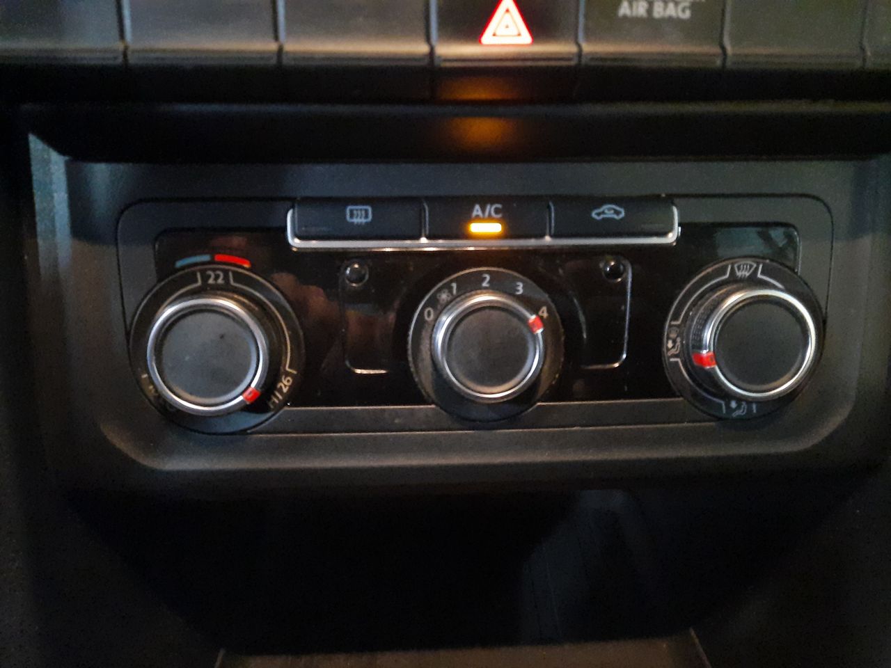 VOLKSWAGEN - 23