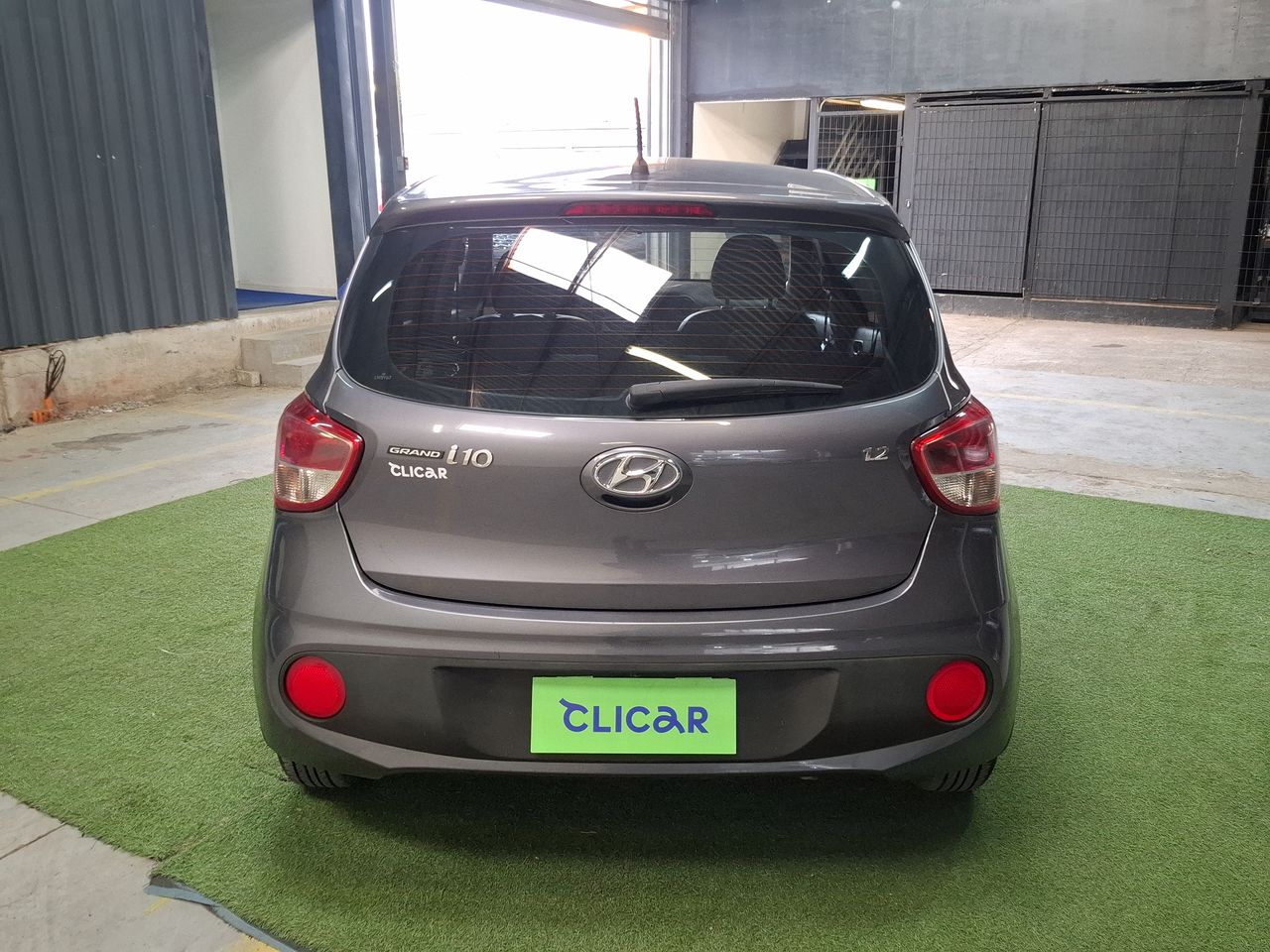 HYUNDAI - 6