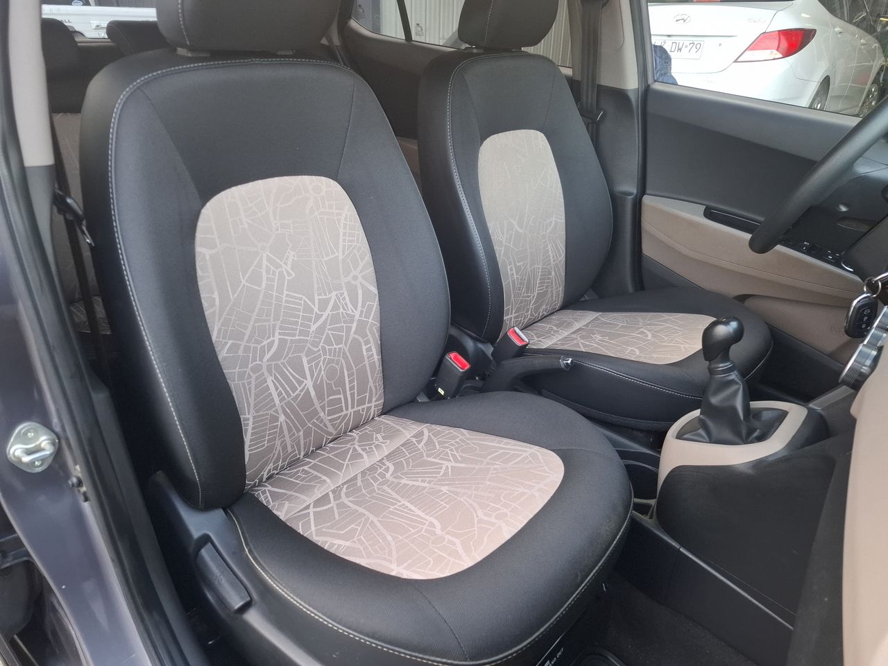 HYUNDAI - 10