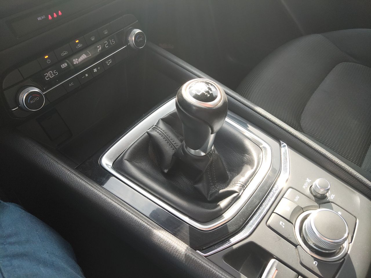 MAZDA - 32